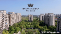 小区的从入口上